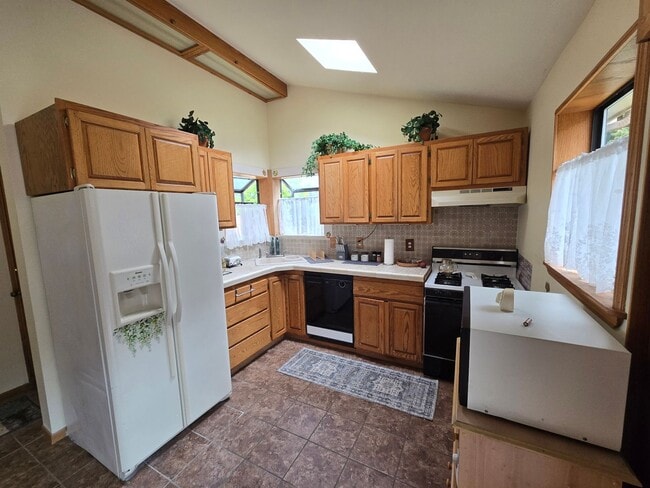 Building Photo - Furnished 1-bedroom Pine Hill home!