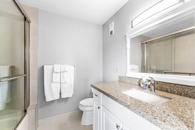 Building Photo - 816 Windermere Way