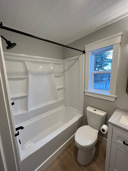 Building Photo - 39 Oxford St