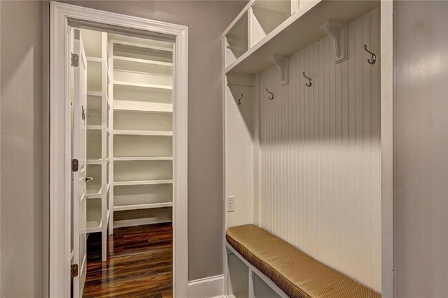 Building Photo - 4527 Bridgeway Rd