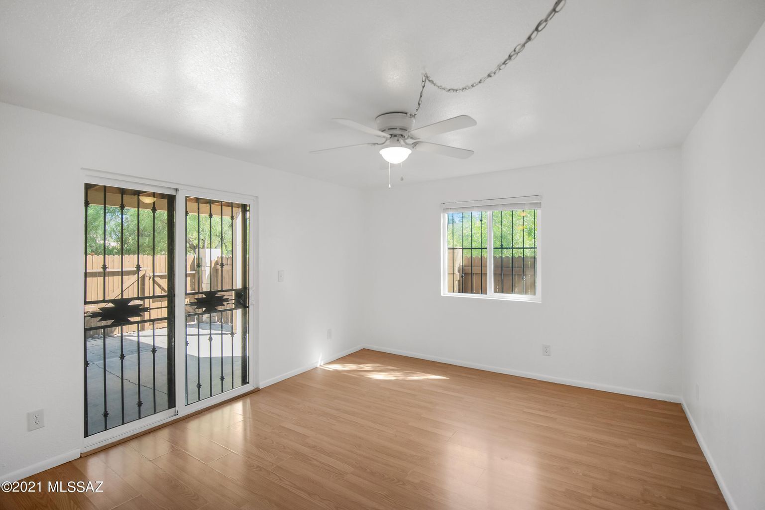 Eat-in Kitchen - 1850 N Circulo de la Cienega