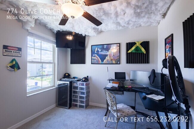 Building Photo - 774 Olive Conch St