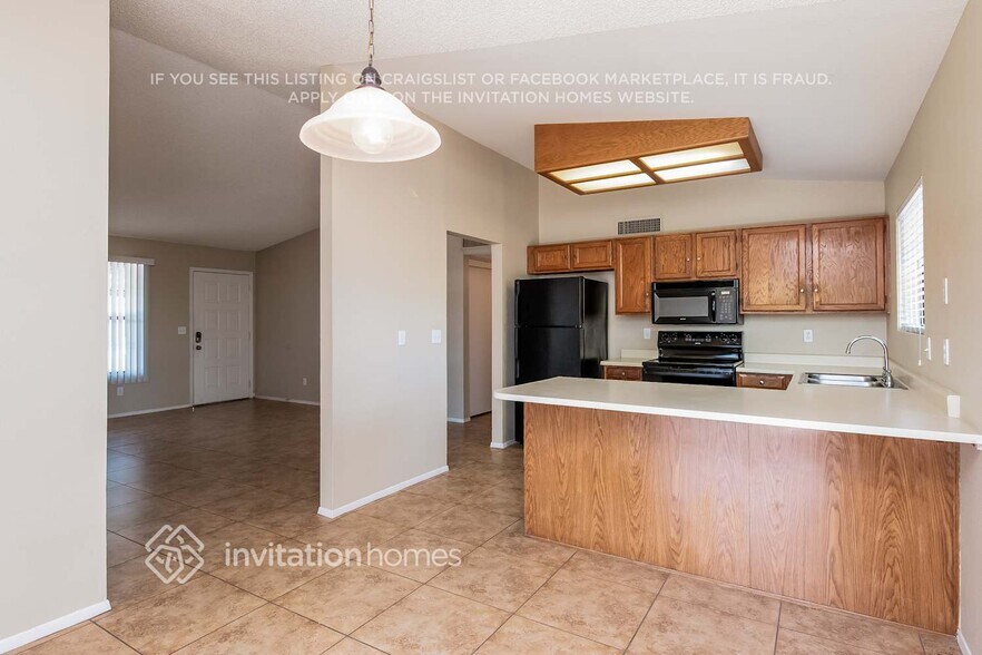 Building Photo - 5037 E Bannock St