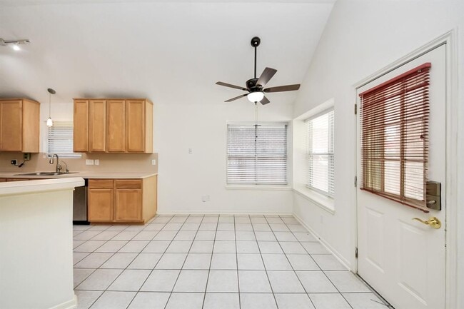 Building Photo - 21630 Live Oaks Spring Dr