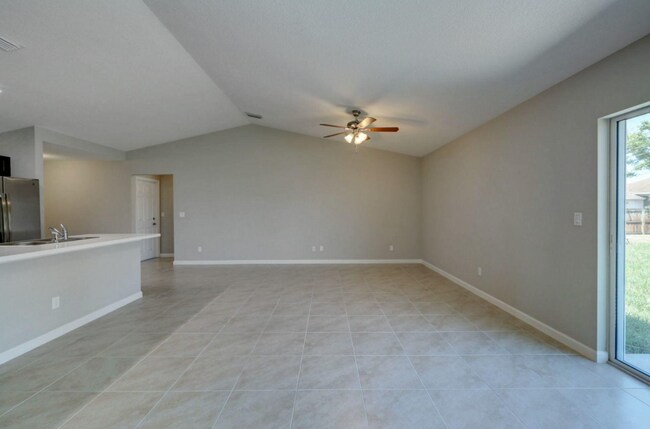 Building Photo - 2243 SW Frisco Terrace