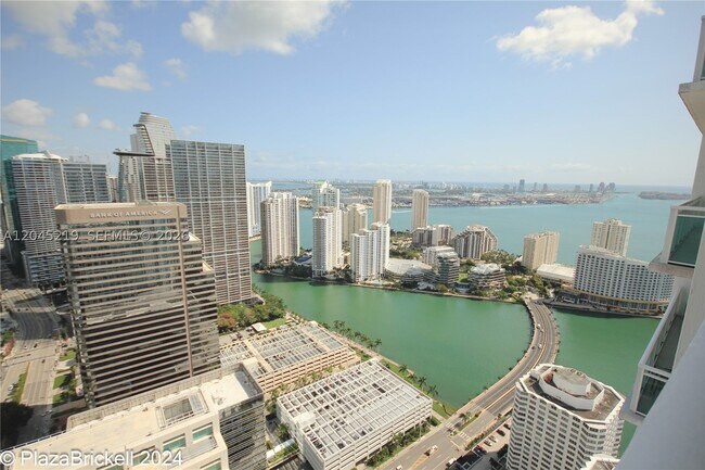 Building Photo - 950 Brickell Bay Dr