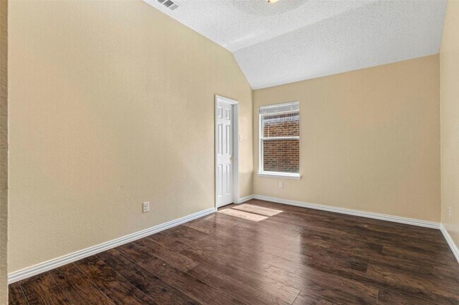 Building Photo - 4953 Sunset Ridge Dr