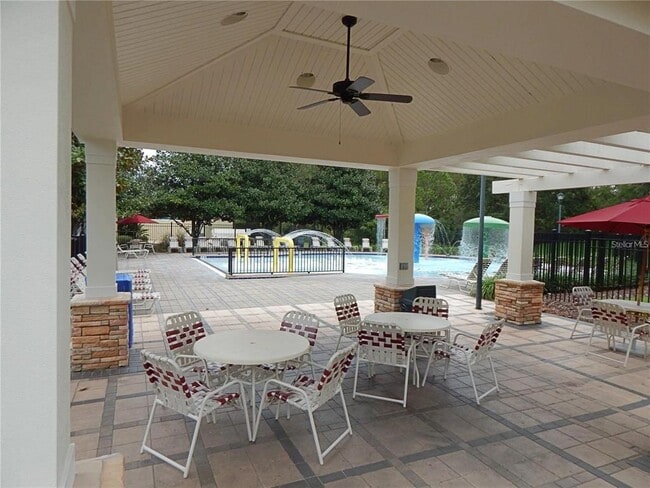 Building Photo - 5925 Sandhill Ridge Dr