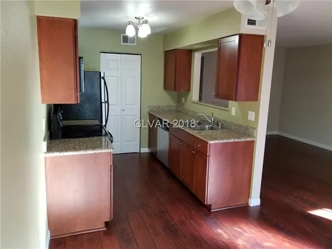 Building Photo - 2750 S Durango Dr