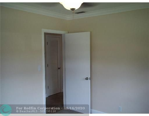 Building Photo - 19 NW 36th Ct