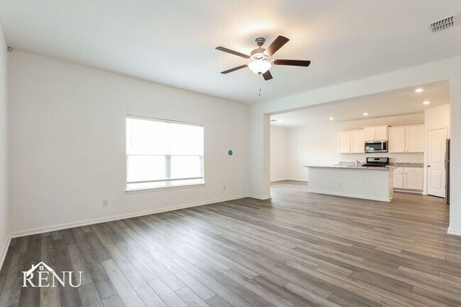 Building Photo - 2931 Jackson Smt