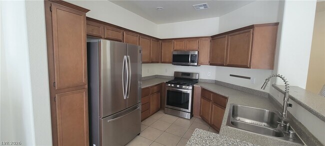 Building Photo - 1161 Maple Pines Ave