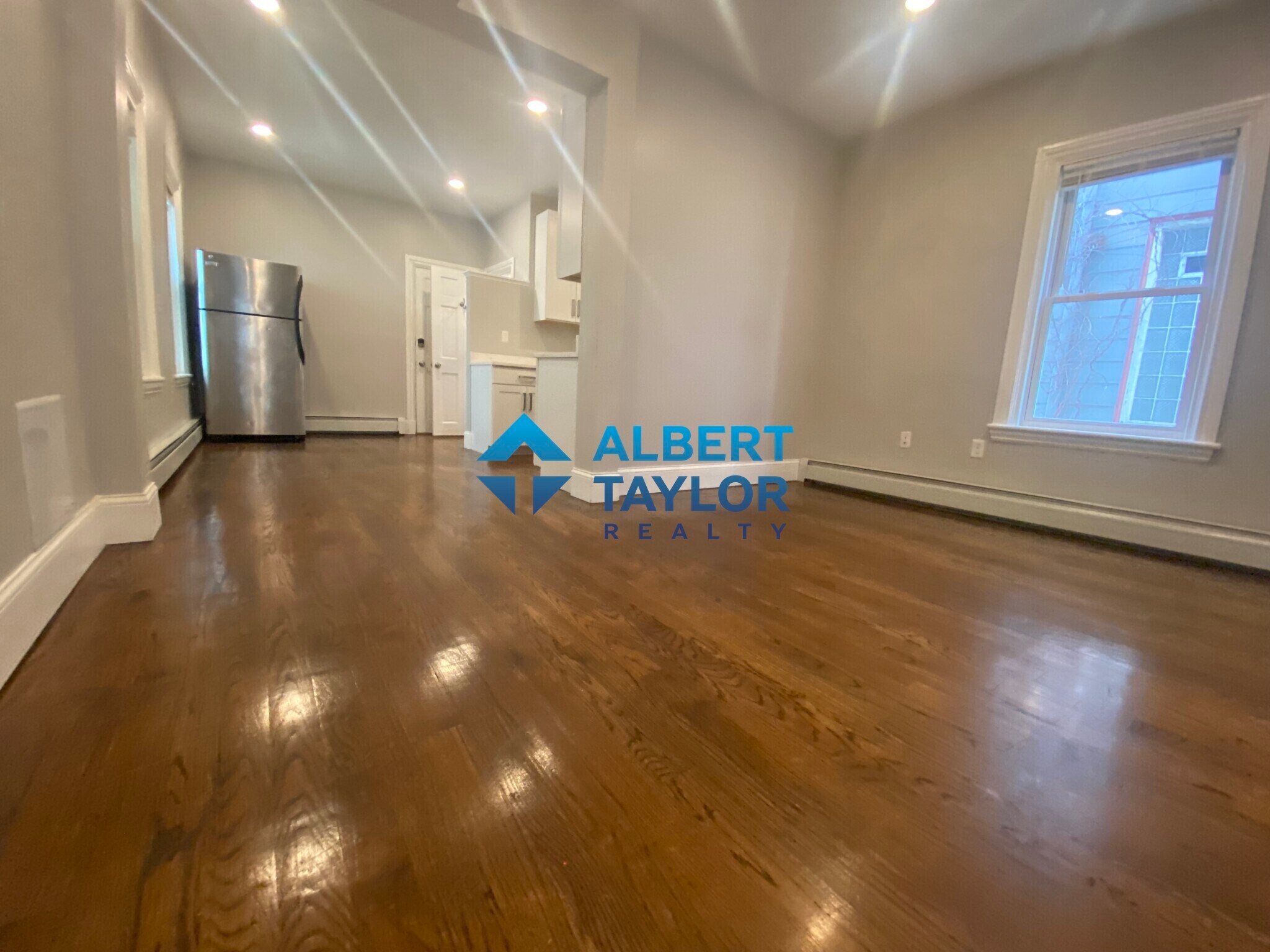 Building Photo - 1568 Tremont St