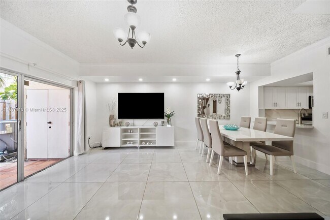 Building Photo - 9883 SW 118th Pl