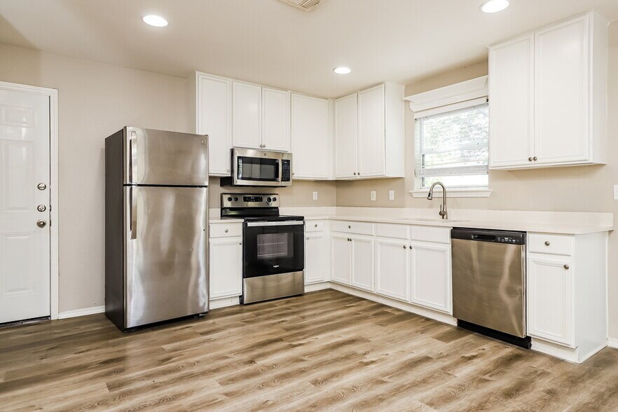 Building Photo - 282 Cordero Dr