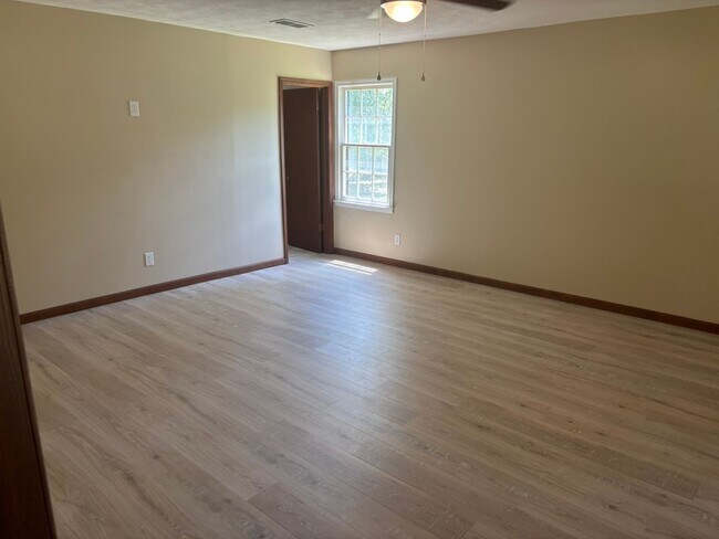 Building Photo - 41 Mallard Ln