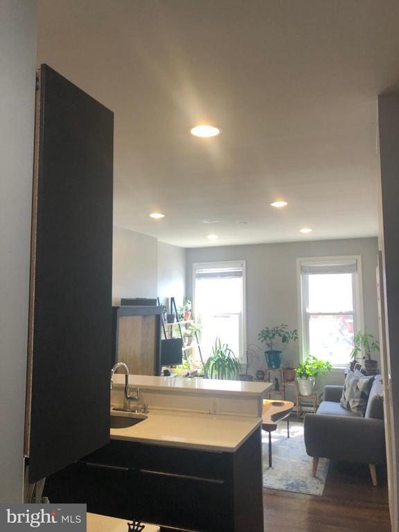 Building Photo - 349 Dickinson St