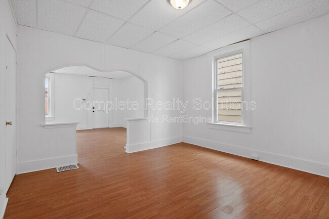 Building Photo - 2913 California Ave