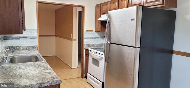 Building Photo - 18010 Chalet Dr