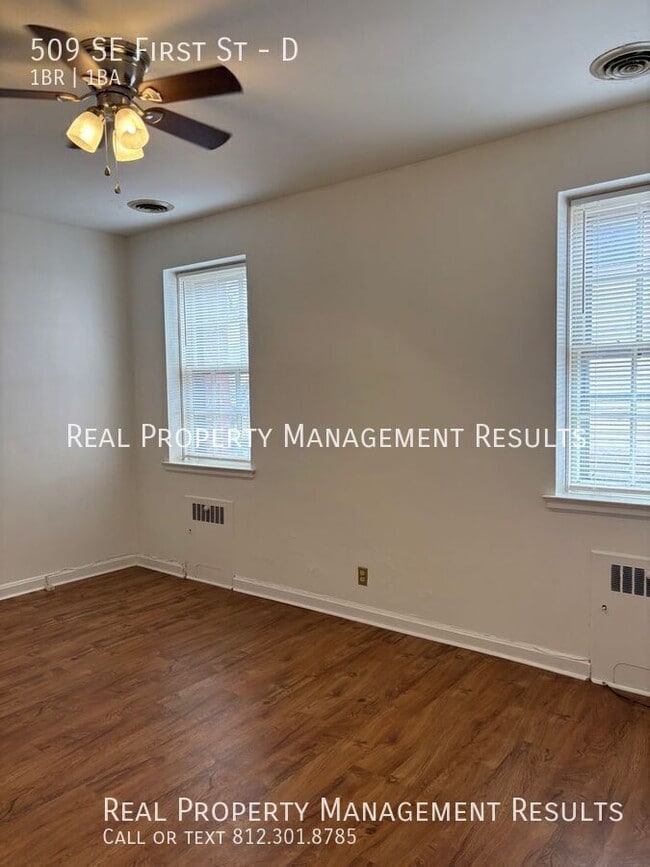 Building Photo - 509 SE First St-D