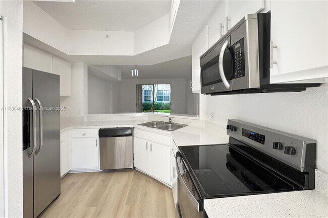 Building Photo - 775 SW 148th Ave