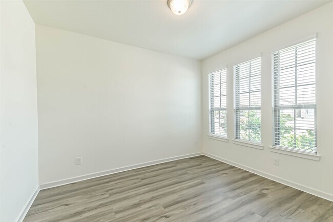 Building Photo - 9115 Brixham Dr