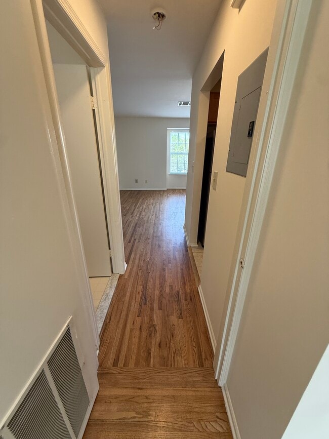 Building Photo - 570 Central Ave