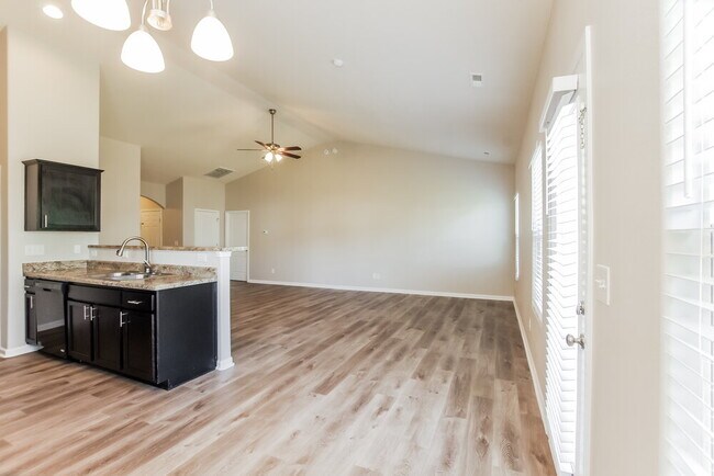 Building Photo - 1116 Black Diamond Dr