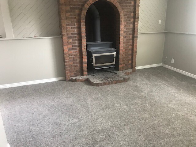 Building Photo - South Ogen home