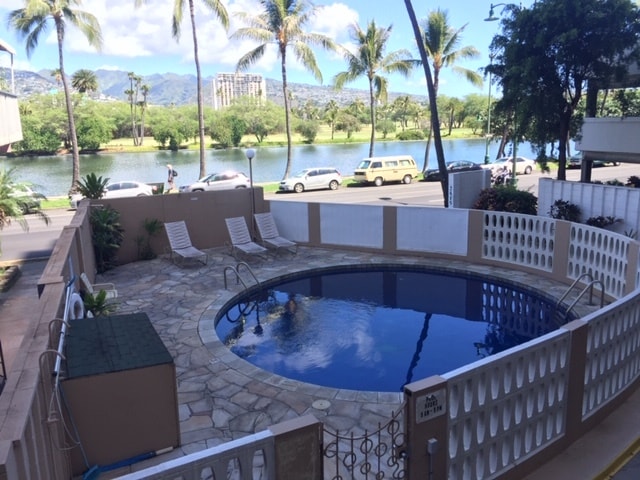 Building Photo - 2415 Ala Wai Blvd
