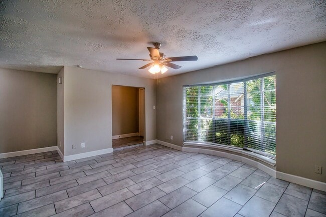 Building Photo - 6393 S Briar Bayou Dr