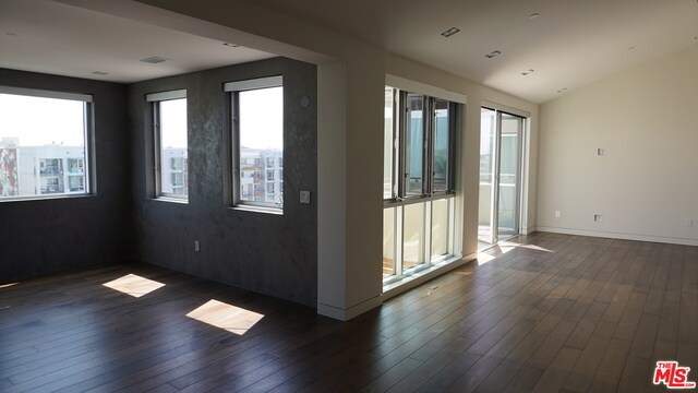 Building Photo - 1430 5th St