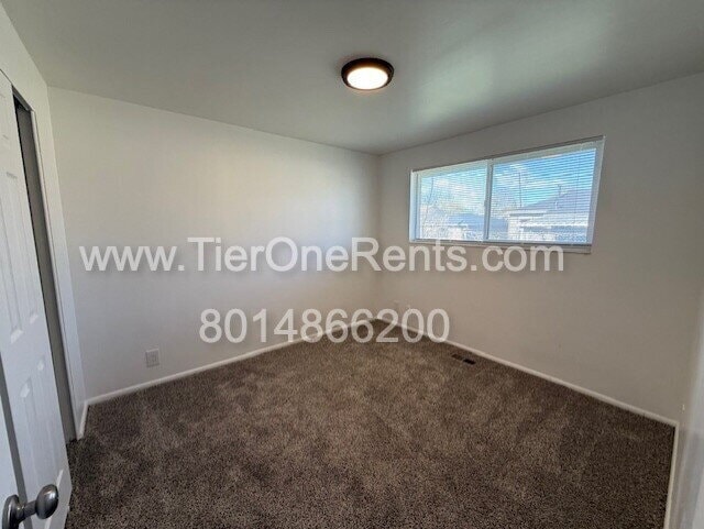 Building Photo - NO DEPOSIT option available for qualified ...