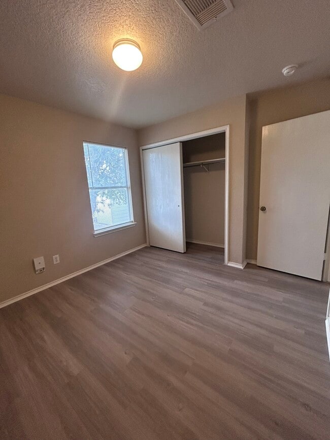 Building Photo - 841 Barrel Point