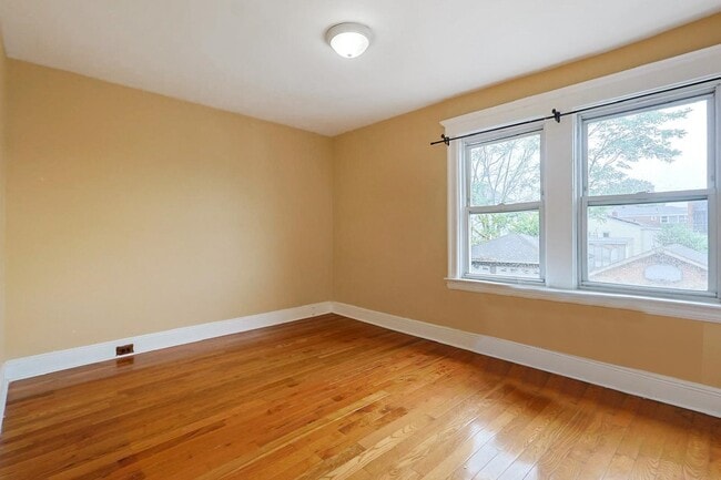 Building Photo - 711 74th St