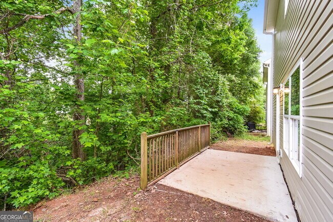 Building Photo - 526 Hill Crest Cir