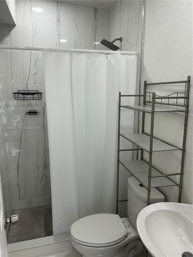 Building Photo - 1631 NW 29th Ave