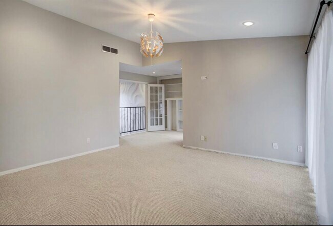 Building Photo - 2220 Bering Dr