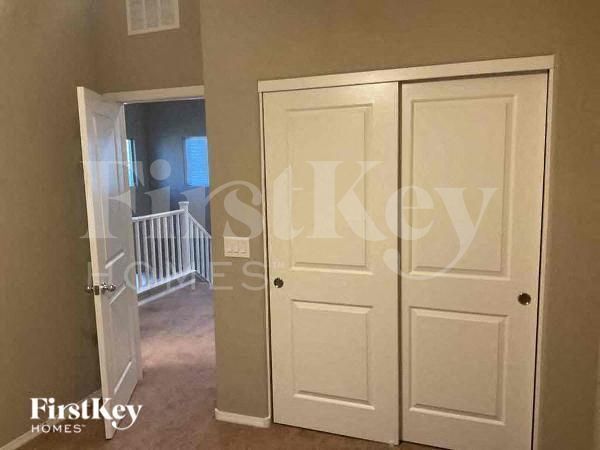 Building Photo - 5858 Amber Mesa St