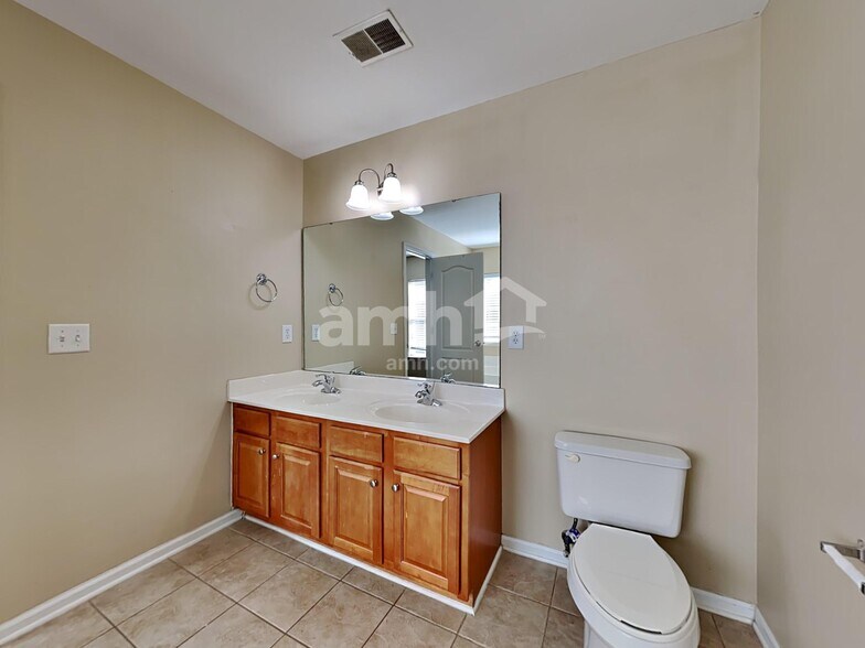 Building Photo - 138 Graduate Ln