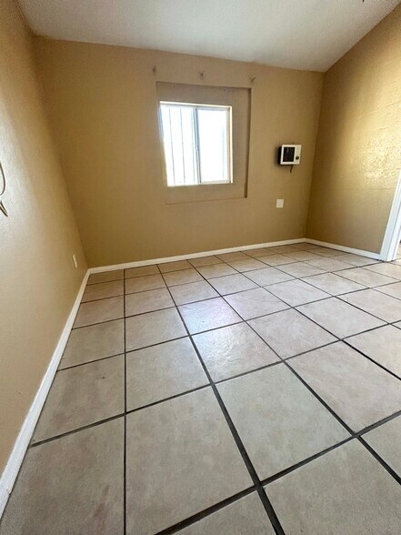 Building Photo - 1118 Laurel Ave