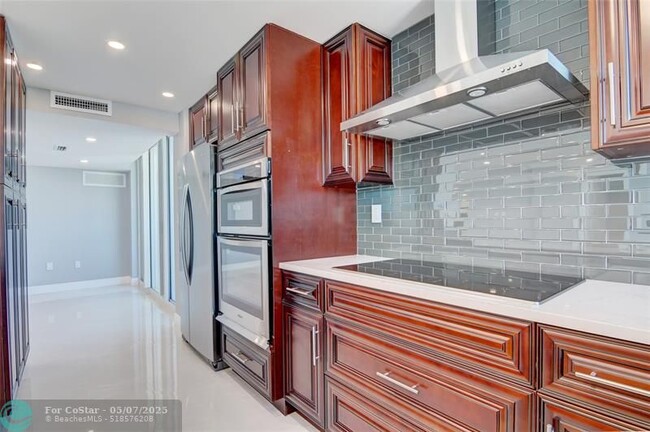Building Photo - 1360 S Ocean Blvd