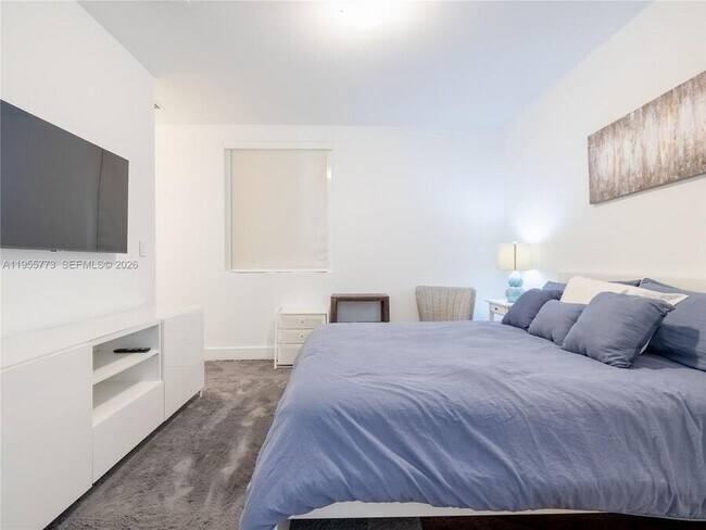 Building Photo - 7451 NW 103rd Ct