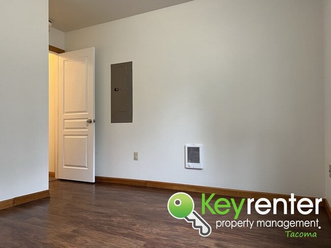 Building Photo - Discover Your Perfect Home: Modern Comfort...