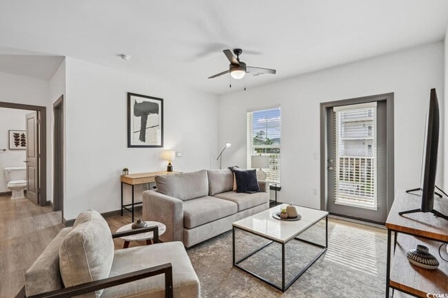 Building Photo - 147 Jade Dr