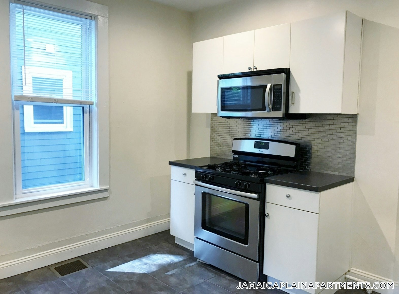 Building Photo - 108 Hyde Park Ave