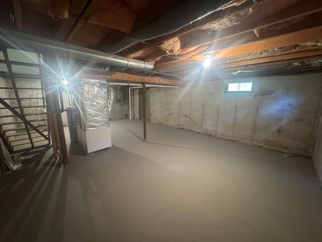 Building Photo - 5 Cabernet Ct