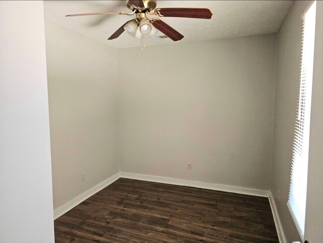 Building Photo - 422 Meriwether St