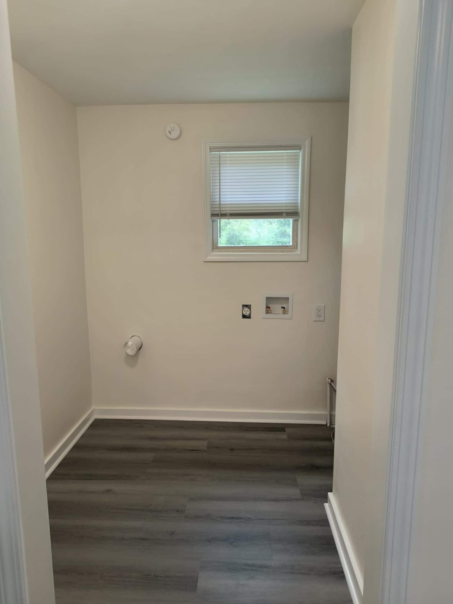 Building Photo - 807 E Happy Hollow Dr