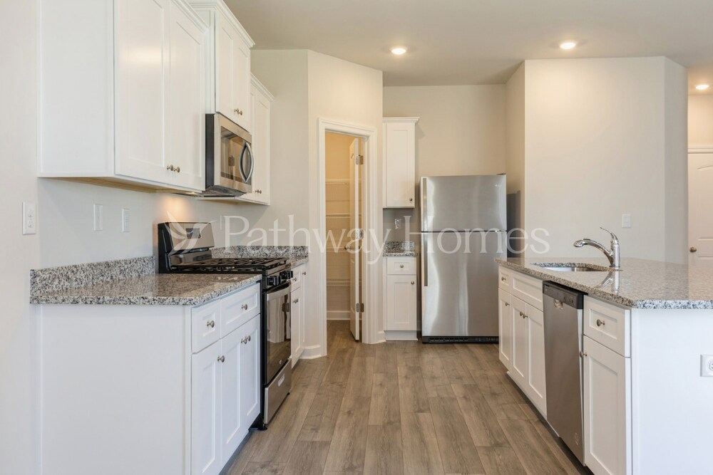 Building Photo - 2327 Alberto Dr